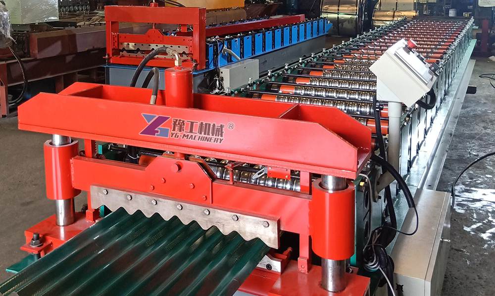 Corrugated sheet forming machine