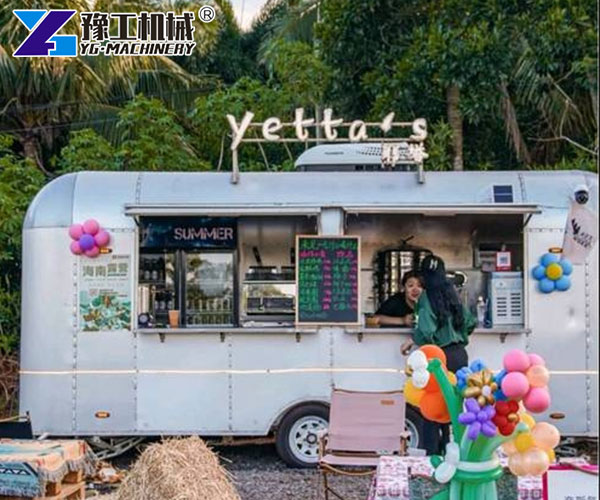 Food kitchen trailer with serving window