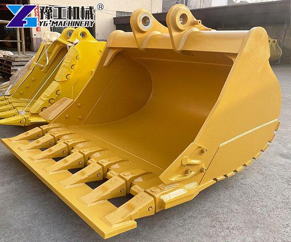 Heavy-duty digging bucket for excavators