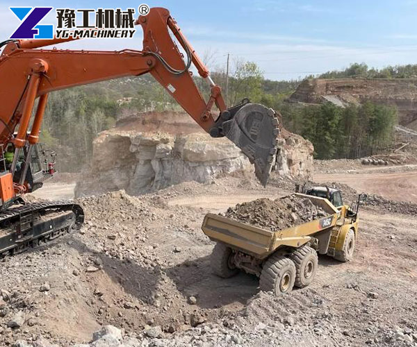 High-quality excavator bucket for earthmoving