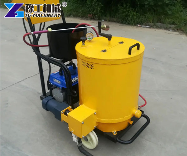 Hot pour asphalt crack sealing machine