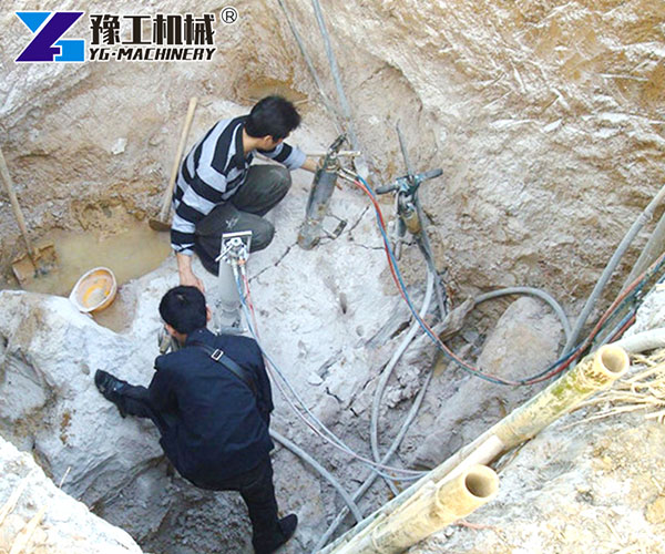 Mining Application of Hydraulic Rock Breaker