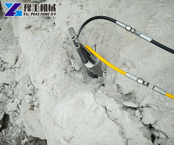 Quiet Demolition with Hydraulic Stone Splitter