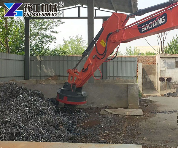 Scrap Yard Excavator Magnet Attachment