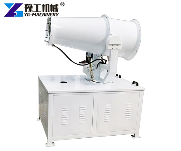Semi-automatic fog cannon with worker adjusting angle