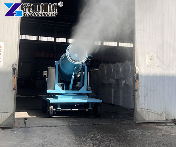 Water fog spray machine in factory