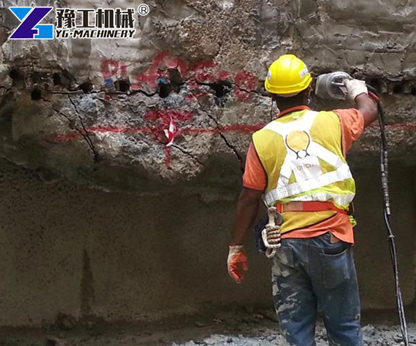 Concrete Splitter Applied In Tunnel Demolition Work