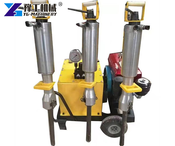 Hydraulic Concrete Splitter Breaking Reinforced Concrete