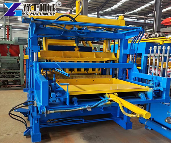 Concrete brick making machine factory production