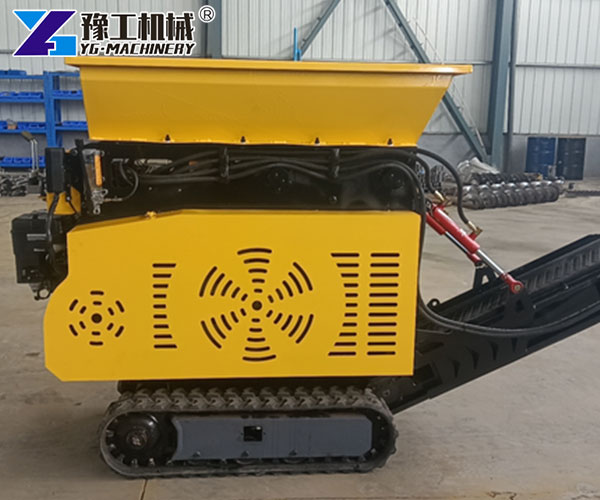Crawler portable crusher machine on rough terrain