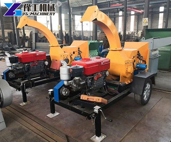 Professional Tree Branch Shredder processing yard waste