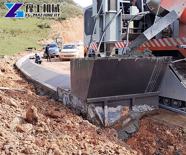 curb slipform machine with custom mold