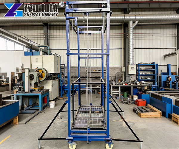 Adjustable electric scaffolding platform