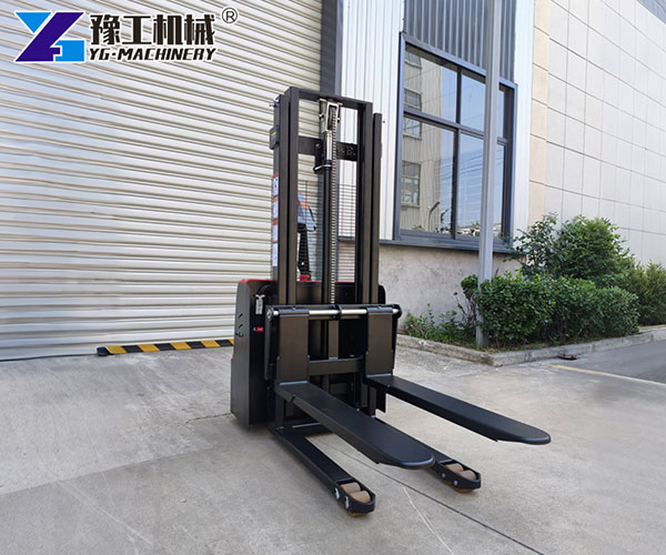 Industrial fully electric stacker in factory