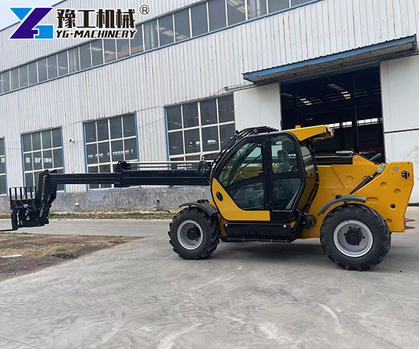 Telehandler forklift lifting pallets high