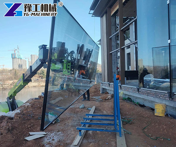 vacuum glass lifter construction site