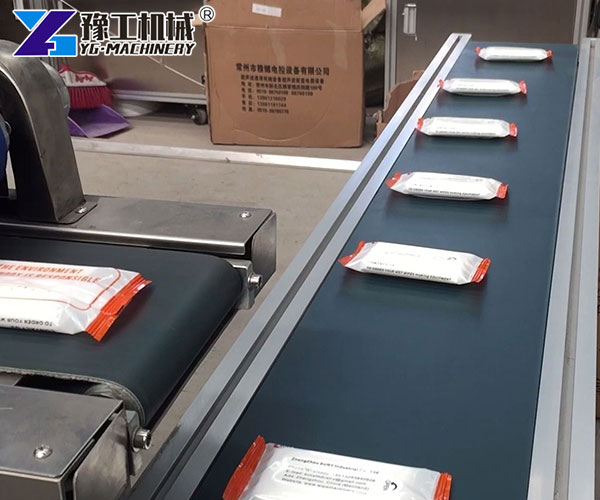 Baby wipes making machine operation