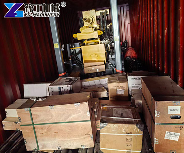 Crawler water well drilling rig transport